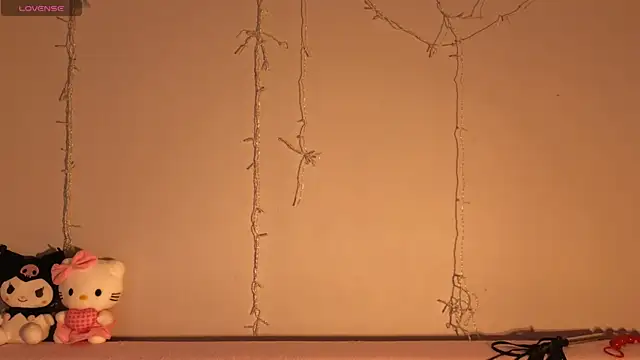 Snapshot of emili_blanc chatting on 01-14-25, 12:45 emili blanc online show from 01-14-25, 12:45