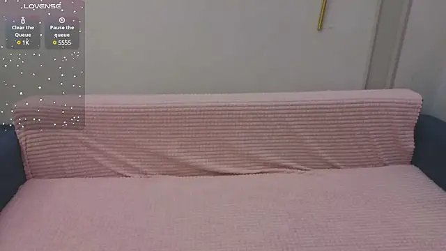 Snapshot of emili_blanc chatting on 02-14-25, 02:39 emili blanc online show from 02-14-25, 02:39