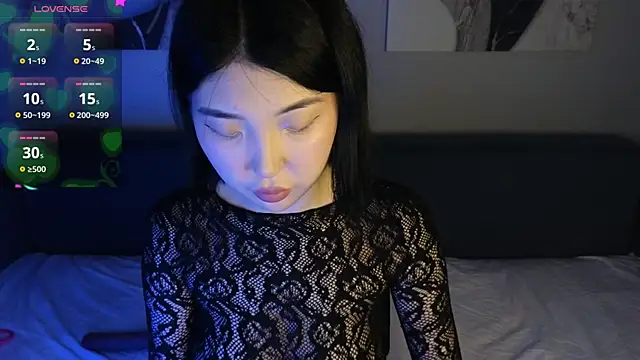 Snapshot of emili_blanc chatting on 09-19-25, 02:35 emili blanc online show from 09-19-25, 02:35