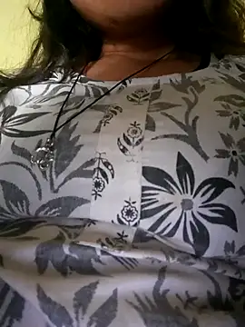 Snapshot of Hotty-queen chatting on 10-06-25, 10:56 Hotty-queen online show from 10-06-25, 10:56