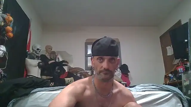Snapshot of slinginbigD chatting on 07-15-26, 01:27 slinginbigD online show from 07-15-26, 01:27