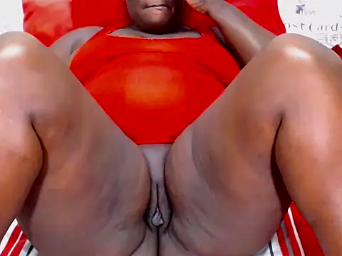 Snapshot of Honeybumsx32 chatting on 05-17-26, 06:04 Honeybumsx32 online show from 05-17-26, 06:04