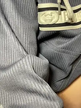 Snapshot of Boi_Boi2x chatting on 12-18-24, 02:10 Boi Boi2x online show from 12-18-24, 02:10