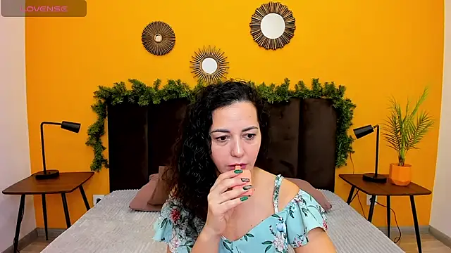 Linda Insatiable online show from 01-11-25, 01:37