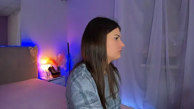 Laura Leee online show from 02-15-26, 07:51