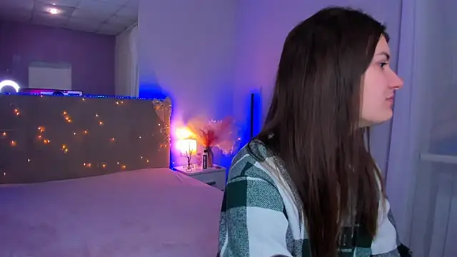 Laura Leee online show from 03-05-26, 06:09