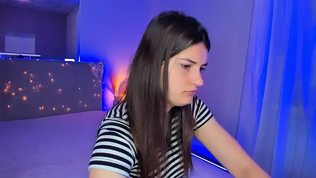 Laura Leee online show from 05-16-26, 04:53