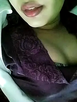 Snapshot of Miss-Siyaa chatting on 12-01-24, 04:51 Miss-Siyaa online show from 12-01-24, 04:51