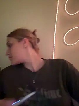 Snapshot of CutePolly chatting on 01-14-25, 12:00 CutePolly online show from 01-14-25, 12:00