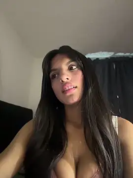 Snapshot of Dulceeany chatting on 03-15-26, 03:34 Dulceeany online show from 03-15-26, 03:34