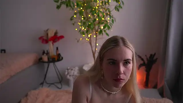 lorrie love story online show from 09-14-25, 09:19