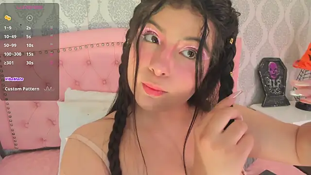 Snapshot of martina_rivera_ chatting on 10-31-25, 12:28 martina rivera online show from 10-31-25, 12:28