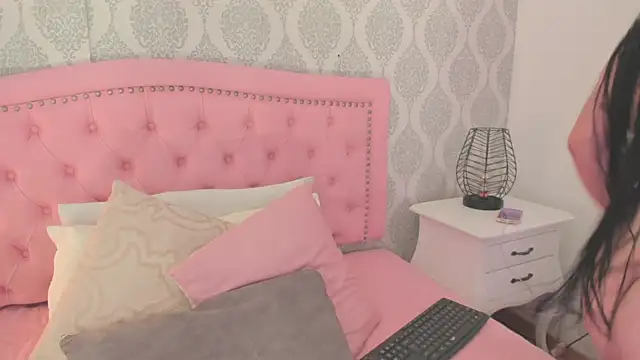 Snapshot of martina_rivera_ chatting on 12-15-25, 11:58 martina rivera online show from 12-15-25, 11:58