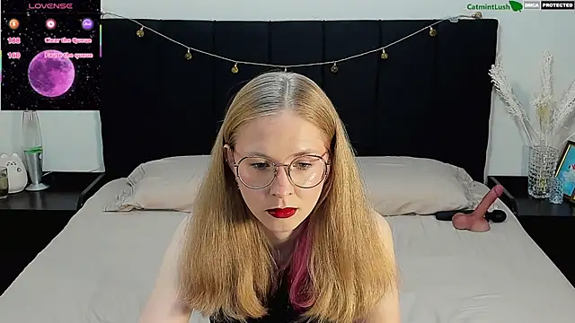 Snapshot of CatmintLush chatting on 06-30-26, 11:39 CatmintLush online show from 06-30-26, 11:39