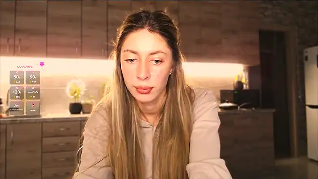 Snapshot of ___art chatting on 03-07-25, 04:11 art online show from 03-07-25, 04:11