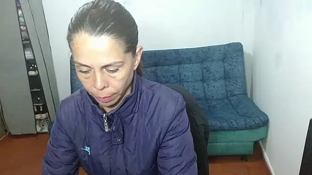 Snapshot of Marilyn_xxxx chatting on 03-05-25, 02:03 Marilyn xxxx online show from 03-05-25, 02:03