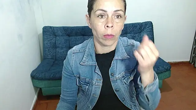 Snapshot of Marilyn_xxxx chatting on 10-12-25, 10:42 Marilyn xxxx online show from 10-12-25, 10:42