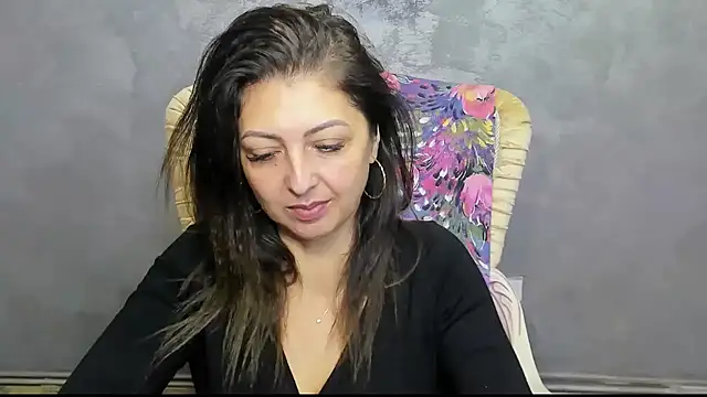 Snapshot of DivinSandra chatting on 12-02-24, 07:47 DivinSandra online show from 12-02-24, 07:47