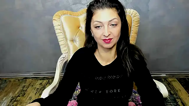 Snapshot of DivinSandra chatting on 12-29-24, 06:45 DivinSandra online show from 12-29-24, 06:45