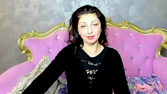 Snapshot of DivinSandra chatting on 01-10-25, 08:51 DivinSandra online show from 01-10-25, 08:51