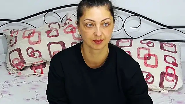Snapshot of DivinSandra chatting on 02-07-25, 06:45 DivinSandra online show from 02-07-25, 06:45