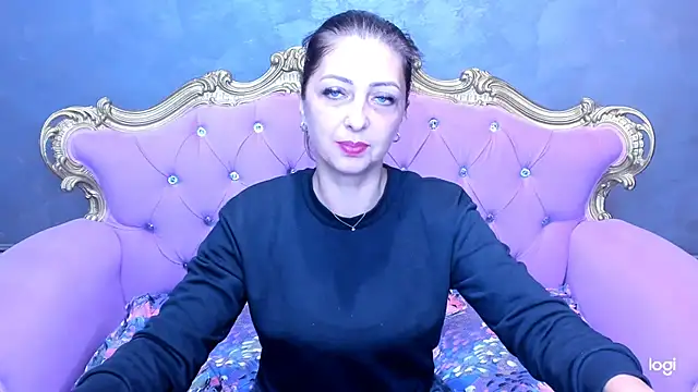 Snapshot of DivinSandra chatting on 10-13-25, 04:56 DivinSandra online show from 10-13-25, 04:56