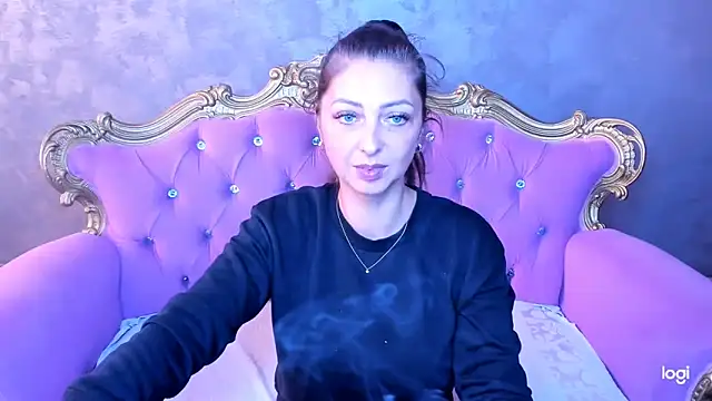 Snapshot of DivinSandra chatting on 10-20-25, 08:04 DivinSandra online show from 10-20-25, 08:04
