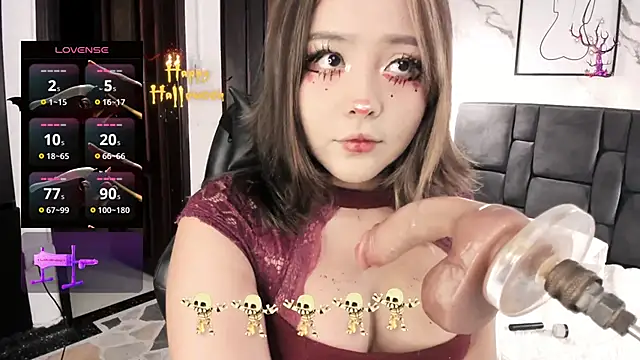 Teen sofia  online show from 10-31-25, 04:35