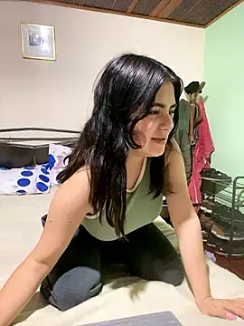 Snapshot of emiliaharper408 chatting on 12-04-24, 04:43 emiliaharper408 online show from 12-04-24, 04:43