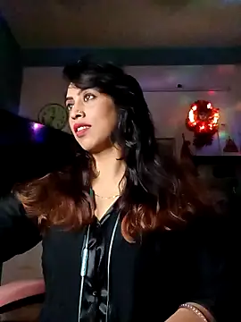 Snapshot of Lavender22 chatting on 10-19-25, 06:30 Lavender22 online show from 10-19-25, 06:30