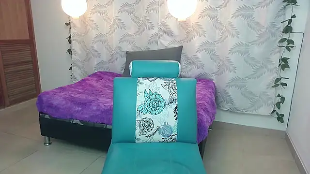 Mya paris online show from 01-25-25, 08:10