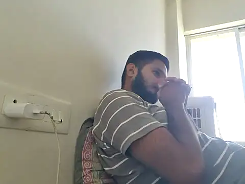Snapshot of Jonrobinso chatting on 07-14-26, 04:06 Jonrobinso online show from 07-14-26, 04:06