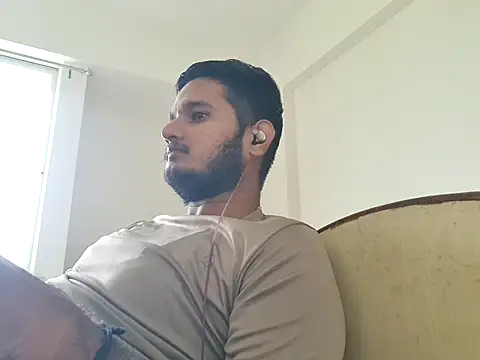Snapshot of Jonrobinso chatting on 07-17-26, 04:19 Jonrobinso online show from 07-17-26, 04:19