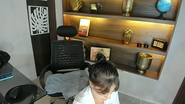 MelaniieRoux online show from 01-17-26, 07:39