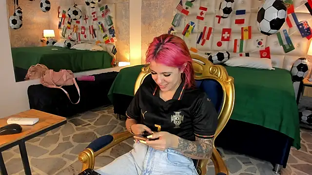 MelaniieRoux online show from 07-02-26, 05:08