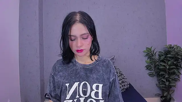 Tiffany mendez online show from 03-18-26, 12:08