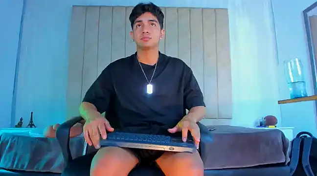 Snapshot of Muichiro_tokito1 chatting on 01-17-25, 03:23 Muichiro tokito1 online show from 01-17-25, 03:23