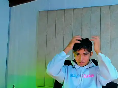 Snapshot of Muichiro_tokito1 chatting on 01-22-25, 03:31 Muichiro tokito1 online show from 01-22-25, 03:31