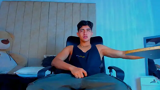 Snapshot of Muichiro_tokito1 chatting on 02-02-25, 03:54 Muichiro tokito1 online show from 02-02-25, 03:54