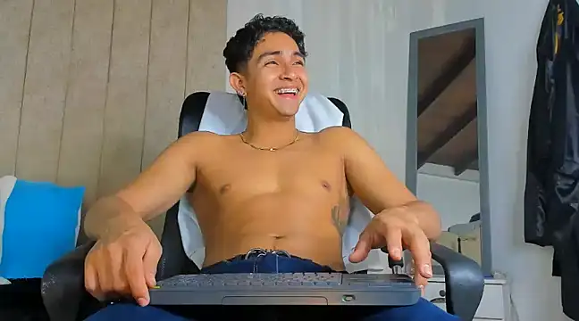 Snapshot of Muichiro_tokito1 chatting on 02-06-25, 04:42 Muichiro tokito1 online show from 02-06-25, 04:42