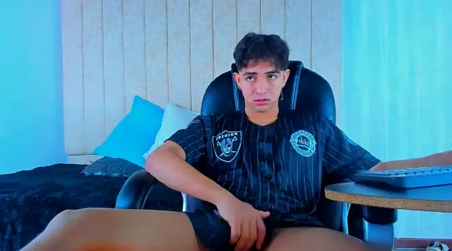 Snapshot of Muichiro_tokito1 chatting on 03-17-25, 04:29 Muichiro tokito1 online show from 03-17-25, 04:29