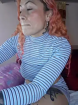 Snapshot of Sexy-Favgirl chatting on 02-08-25, 07:27 Sexy-Favgirl online show from 02-08-25, 07:27