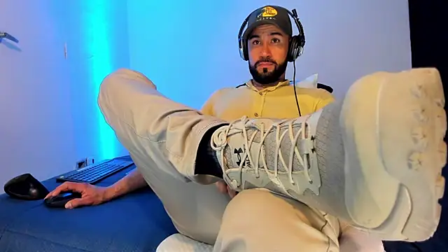 alessandro wye online show from 12-16-25, 01:49