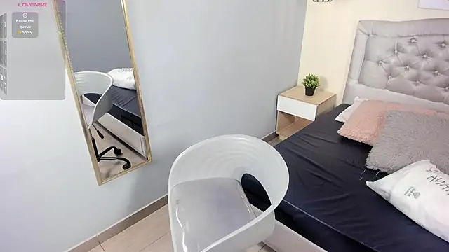 escarleth   online show from 02-14-26, 01:19