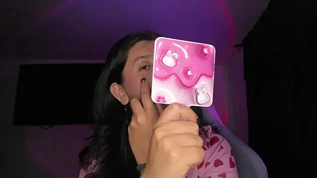 Bunnyy095 online show from 04-18-26, 02:37