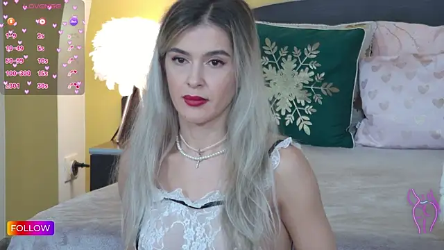 Snapshot of Sarah-Hart chatting on 12-11-24, 05:21 Sarah-Hart online show from 12-11-24, 05:21