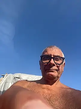 4n4l1zz4m1 online show from 10-29-25, 01:57