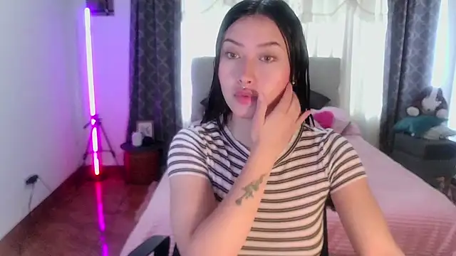 Emilyswan04 online show from 03-21-25, 04:29