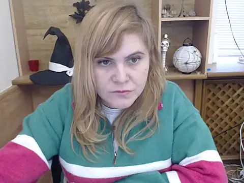 DaniellaKiss online show from 12-20-25, 12:01