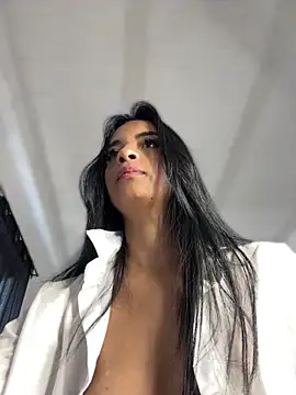 Snapshot of Laura_fernandezII chatting on 02-25-25, 06:20 Laura fernandezII online show from 02-25-25, 06:20